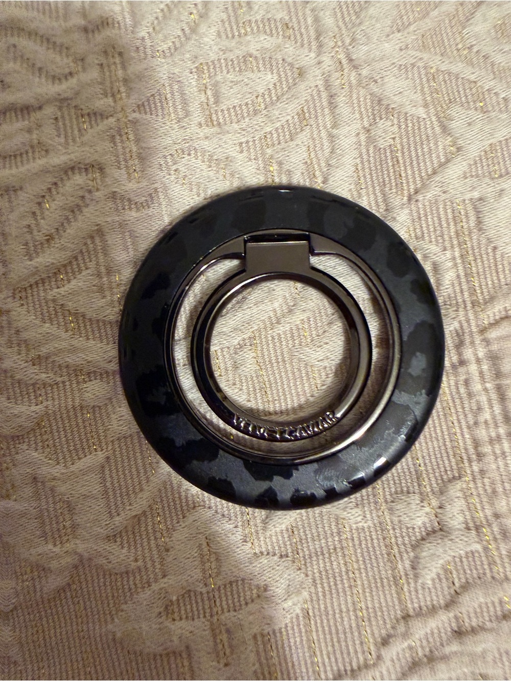 Velvet Caviar Women's Phone Ring Holder